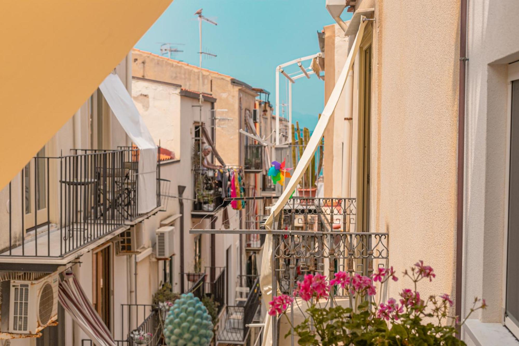 I Mori Apartments تْشيفالو المظهر الخارجي الصورة